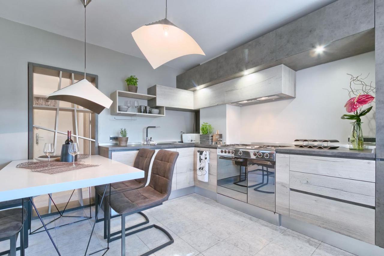Modern Oasis Apartment Pula Eksteriør billede